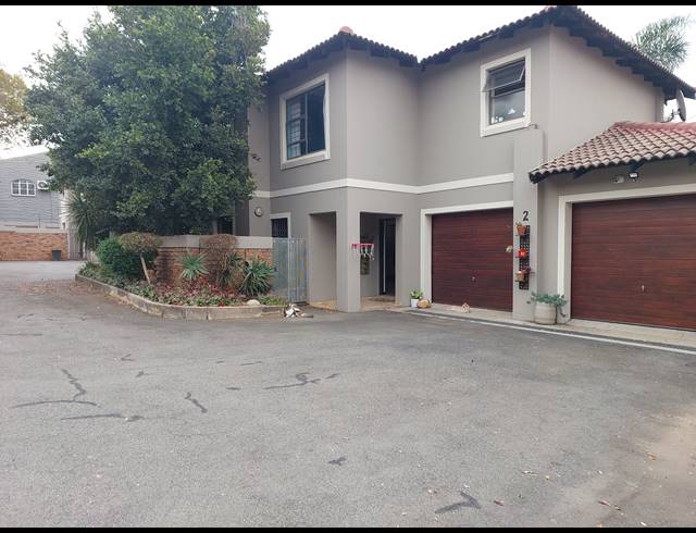 3 BEDROOM SECTIONAL TITLE RENTED IN SUNDOWNER